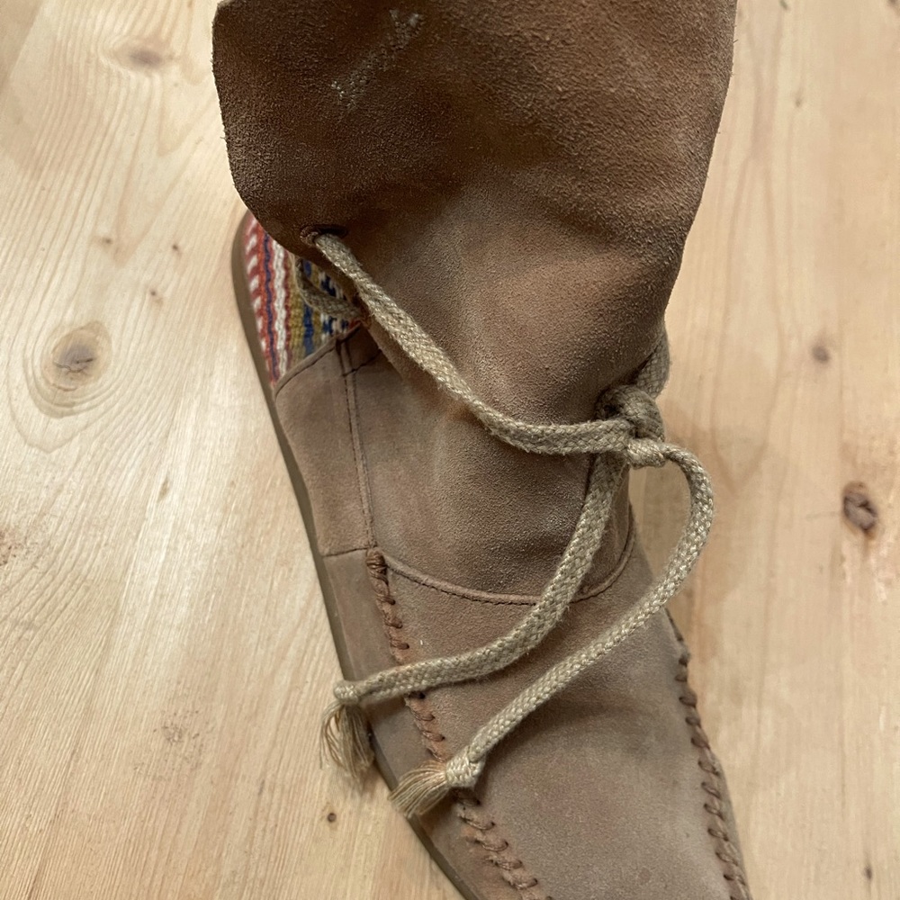 Sanuk Brown Lace Up High Top Fold Over bootie SZ 8.5.